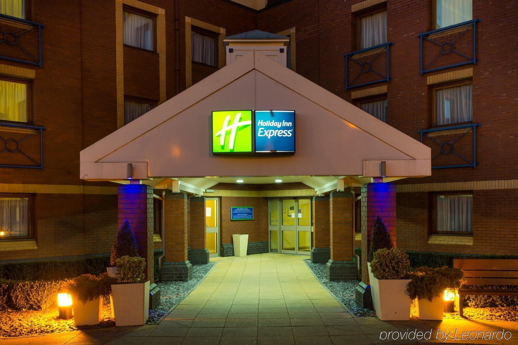 Holiday Inn Express Bristol Filton, An Ihg Hotel Exterior photo